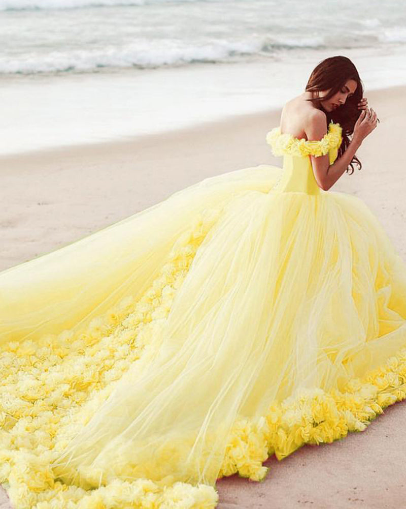 Yellow sweet 2024 sixteen dresses