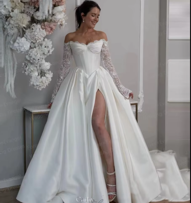 Vestidos de novia de satén blanco/marfil con mangas largas y abertura alta WS5222